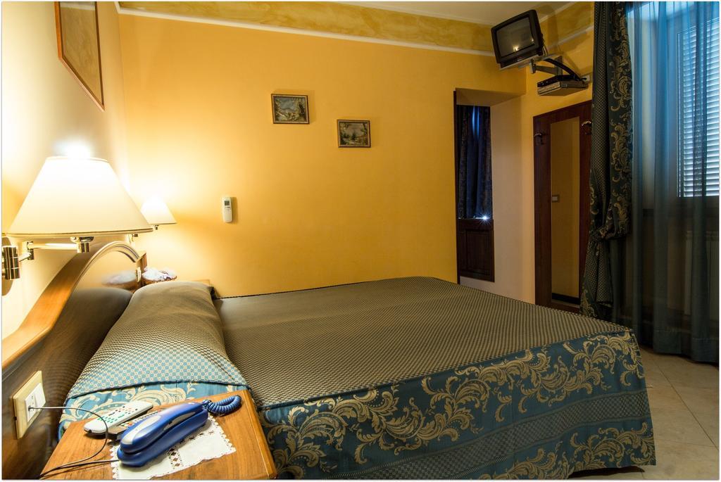 チャンピーノ B＆B　デッリ　アミーチ Bed & Breakfast 部屋 写真